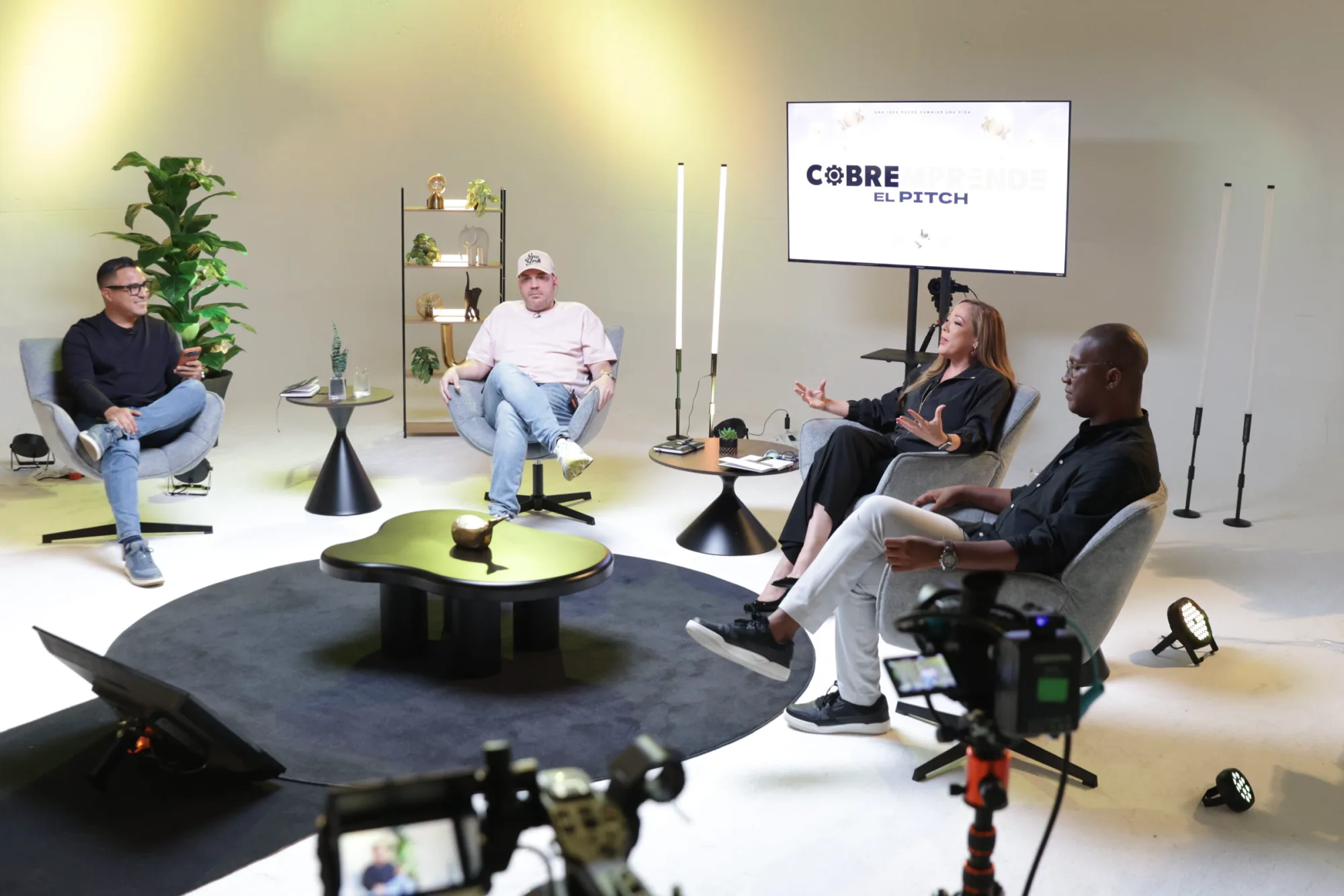 Panel durante la grabación de Cobre Emprende: El Pitch