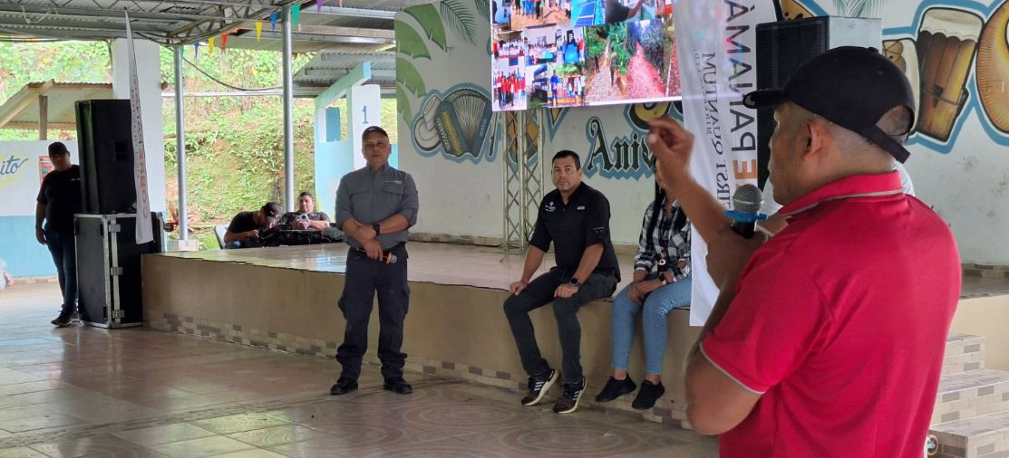 Participante interviene durante la jornada de rendición de cuentas de Cobre Panamá