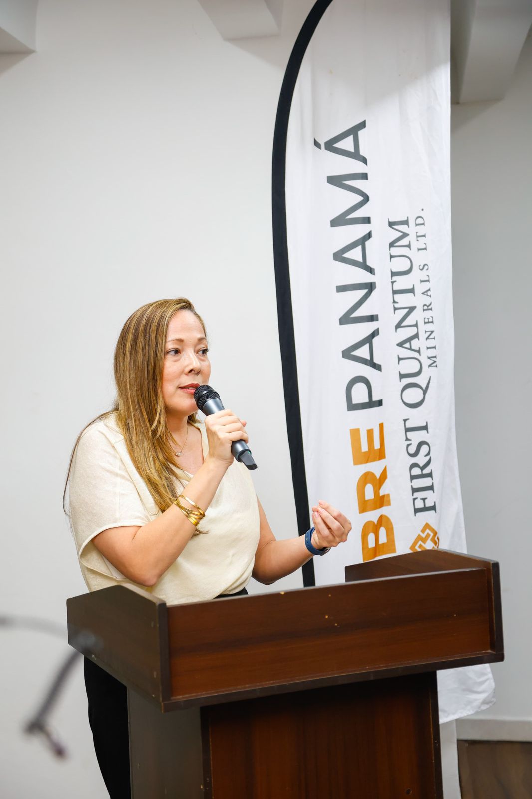 Representantes durante el convenio sobre turismo sostenible